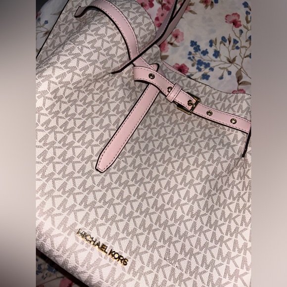 Michael Kors Emilia tote bag. - Picture 4 of 6